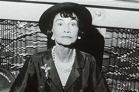 coco chanel biographie courte|Coco Chanel wikipedia francais.